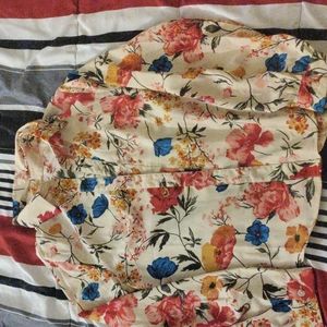 Women's new without tags floral blouse size medium